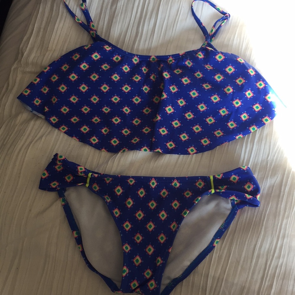 Gianni Bini bikini set.